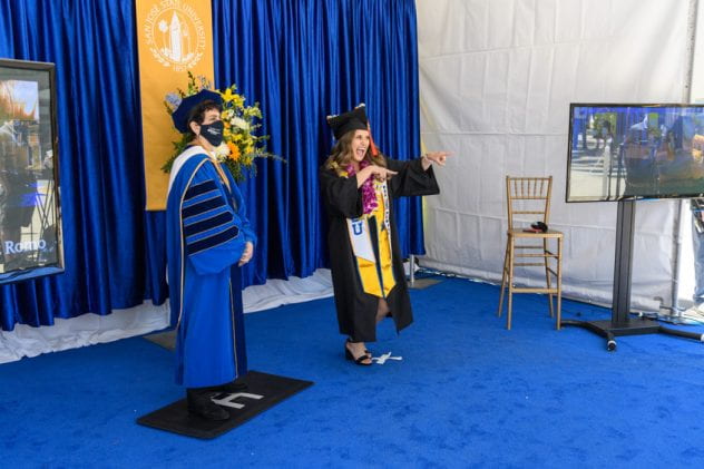 Spring graduation in-person photo experience 2021